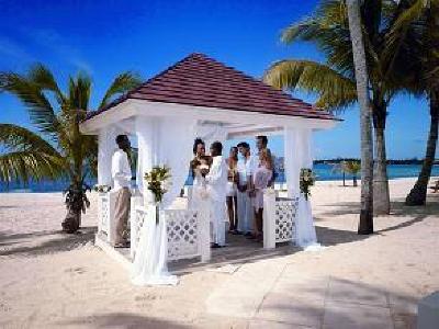 фото отеля Breezes Resort Bahamas