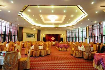 фото отеля Mount Emei Xiuhu International Holiday Hotel