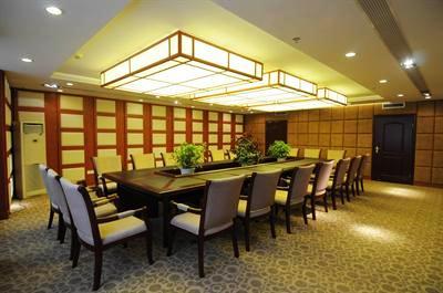 фото отеля Mount Emei Xiuhu International Holiday Hotel