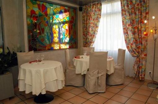 фото отеля Hotel De L'Avenue Annot
