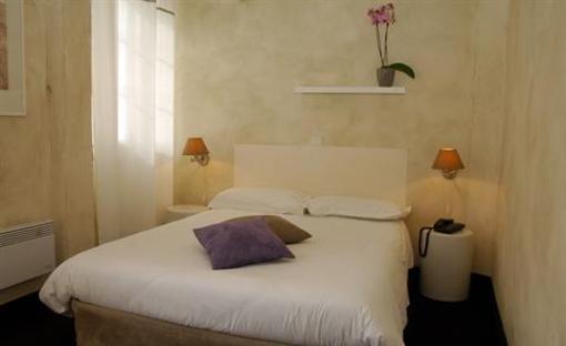 фото отеля Hotel De L'Avenue Annot