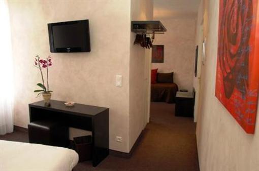 фото отеля Hotel De L'Avenue Annot