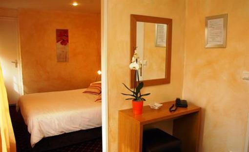 фото отеля Hotel De L'Avenue Annot