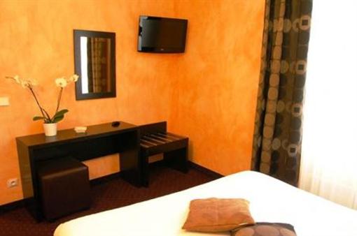 фото отеля Hotel De L'Avenue Annot