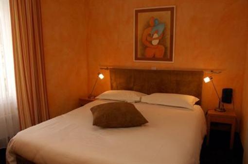 фото отеля Hotel De L'Avenue Annot