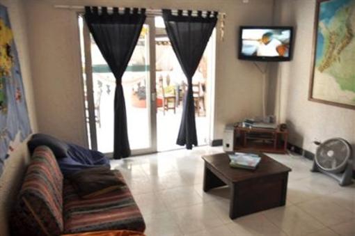 фото отеля Waypoint Hostel
