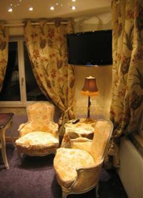фото отеля Logis Hotel Biebler La Roseraie