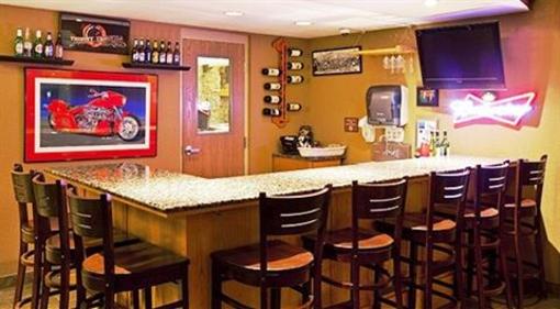 фото отеля AmericInn Lodge & Suites Anamosa