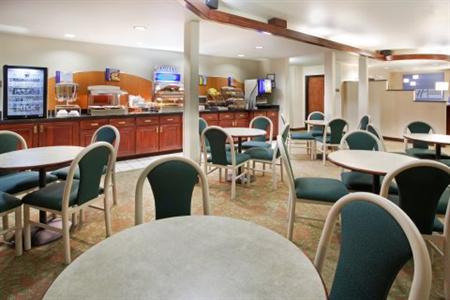 фото отеля Holiday Inn Express Colorado Springs Airport