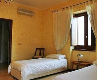 фото отеля Agriturismo Mammarella Farmhouse Altavilla Silentina