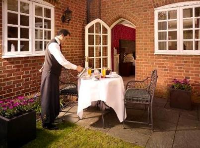 фото отеля Langshott Manor Hotel Horley