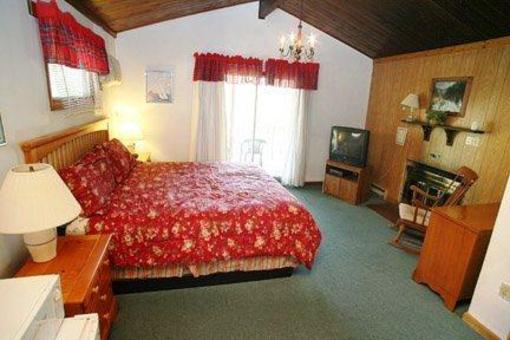 фото отеля Hillside Lodge and Resort Canadensis