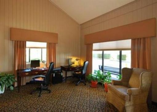 фото отеля Quality Inn McGuire AFB