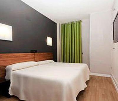 фото отеля Hostal Joaquin Costa Huesca