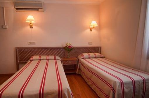 фото отеля Apartamentos Carlos V