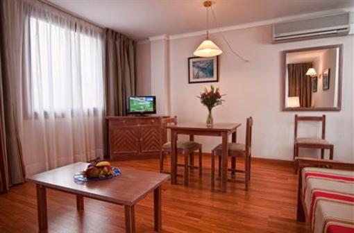 фото отеля Apartamentos Carlos V