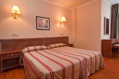 фото отеля Apartamentos Carlos V