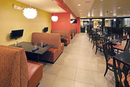 фото отеля Holiday Inn Mobile Airport