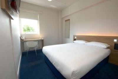 фото отеля Travelodge Dundee Strathmore Avenue