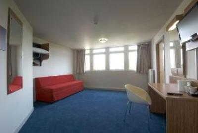 фото отеля Travelodge Dundee Strathmore Avenue