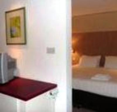 фото отеля Travelodge Dundee Strathmore Avenue