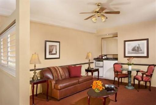 фото отеля Ayres Suites Ontario at the Mills Mall