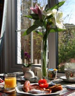 фото отеля Whiteacres Guest House Broadway