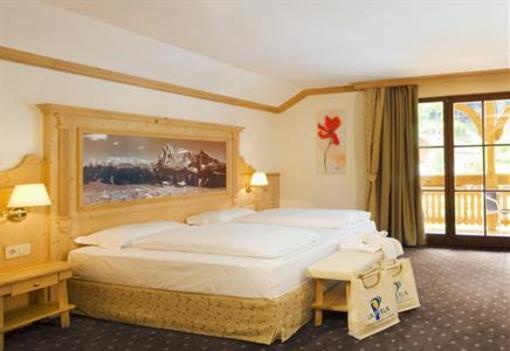 фото отеля La Perla Hotel Ortisei