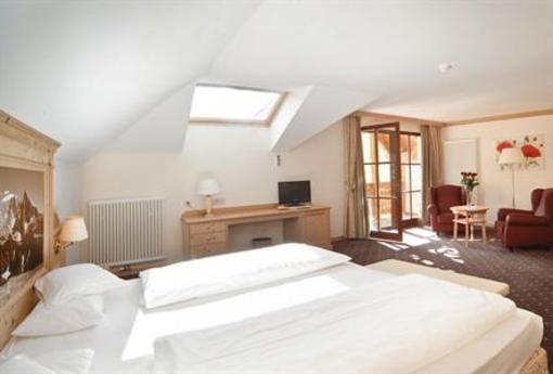 фото отеля La Perla Hotel Ortisei