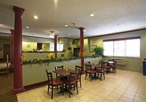 фото отеля BEST WESTERN Teal Lake Inn