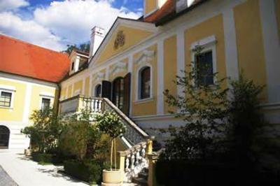 фото отеля Schloss Haindorf