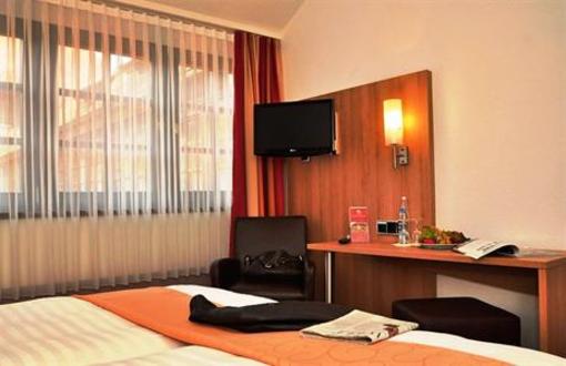 фото отеля Hotel Riesengebirge Neuhof an der Zenn