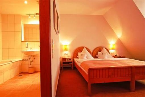 фото отеля Hotel Riesengebirge Neuhof an der Zenn