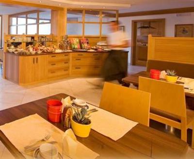 фото отеля Hotel Garni Ehrenfels Schenna