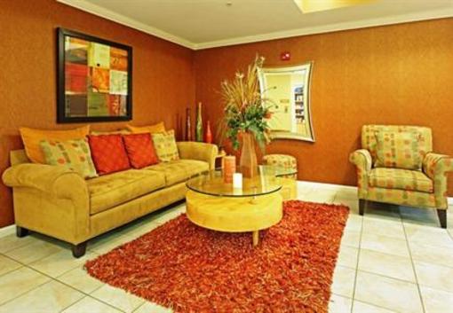 фото отеля Candlewood Suites Conway
