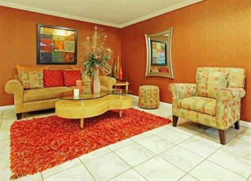фото отеля Candlewood Suites Conway