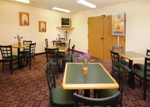 фото отеля Econo Lodge North Academy