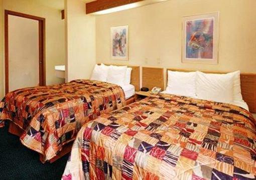 фото отеля Econo Lodge North Academy