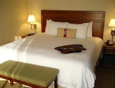 фото отеля Hampton Inn Greenfield