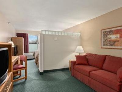 фото отеля Days Inn Madison (Wisconsin)