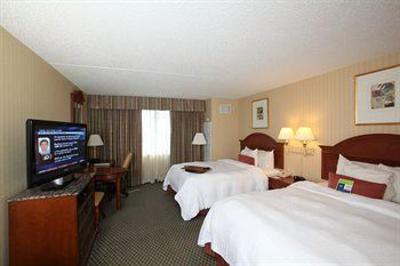 фото отеля Hampton Inn JFK Airport New York City