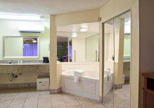 фото отеля Quality Inn & Suites Hollywood Boulevard