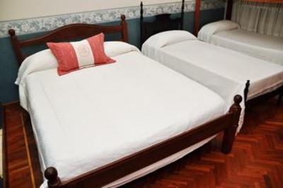 фото отеля Hostal Los Reyes