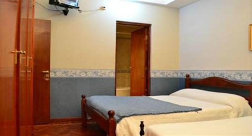 фото отеля Hostal Los Reyes