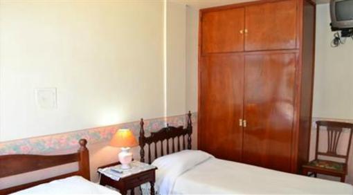 фото отеля Hostal Los Reyes