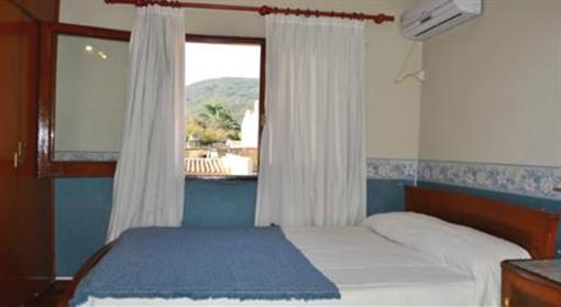 фото отеля Hostal Los Reyes