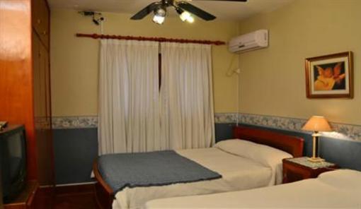 фото отеля Hostal Los Reyes