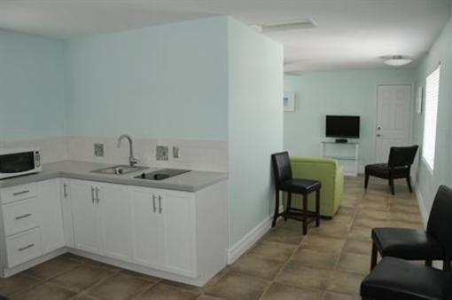фото отеля Hollywood Beachside Boutique Suites
