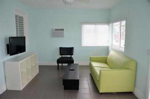фото отеля Hollywood Beachside Boutique Suites