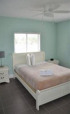 фото отеля Hollywood Beachside Boutique Suites